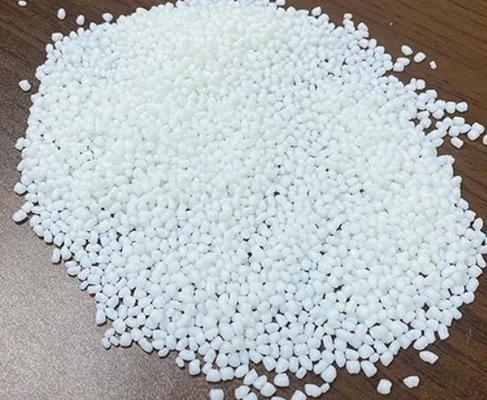 Natural/White Color Bahan baku Granules PBT Resin Untuk Konektor